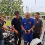 haryanto-baju-biru-bos-minimarket-yang-membunuh-anak-buahnya-1761138358626_169