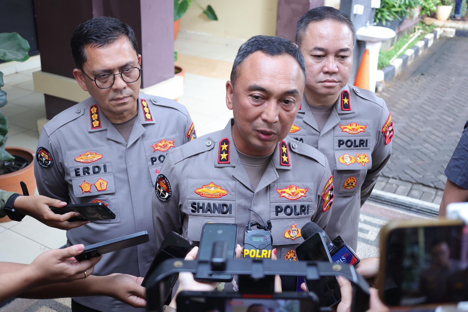 WhatsApp Image 2025-11-13 at 19.19.43 (1)