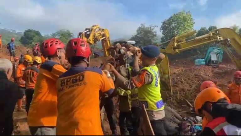 WhatsApp Image 2025-11-18 at 22.43.50 (2)