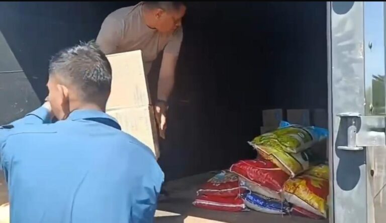 Polri Kirim Logistik Lewat Udara ke Palambayan, Dukung Penanggulangan Banjir Sumatera Barat