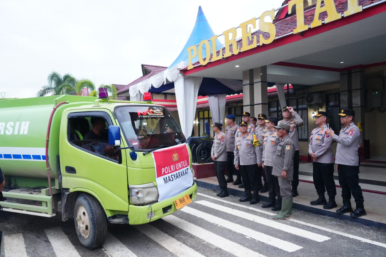 Wakapolri Tinjau Penanganan Pascabencana di Tapanuli Tengah, Fokus Pembukaan Akses dan Bantuan Dasar Warga
