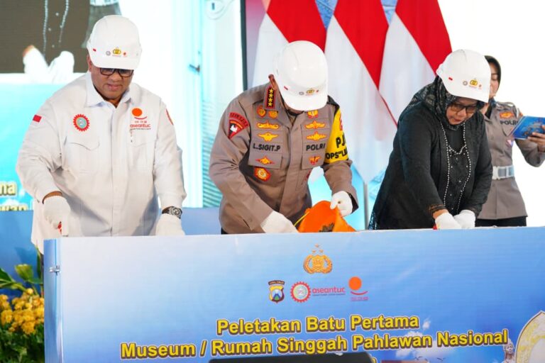 Ziarah Makam hingga Groundbreaking Museum Marsinah, Kapolri: Mengenang Pahlawan Nasional Buruh