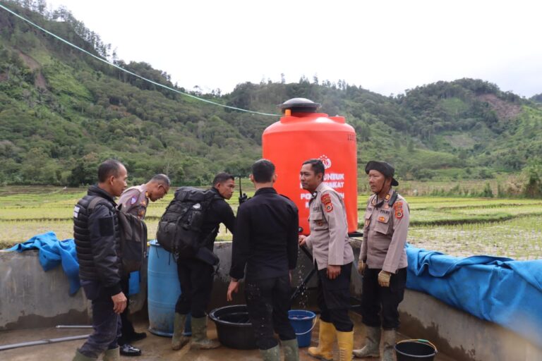 Air Kembali Mengalir, Harapan Tumbuh: Sumur Bor Kapolda Aceh Jadi Sumber Kehidupan Warga Terdampak Bencana di Aceh Tengah