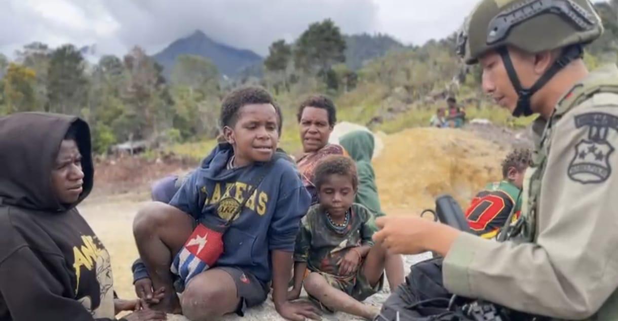 Saat Rasa Takut dan Sakit Datang Bersamaan, Polisi Hadir Membawa Harapan di Sinak