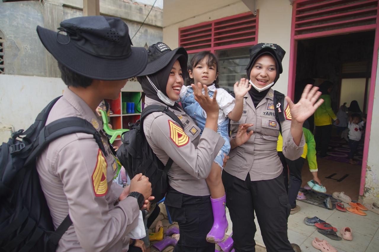 Taruni Akpol Gelar Trauma Healing bagi Siswa TK Bhayangkari Terdampak Banjir di Aceh Tamiang