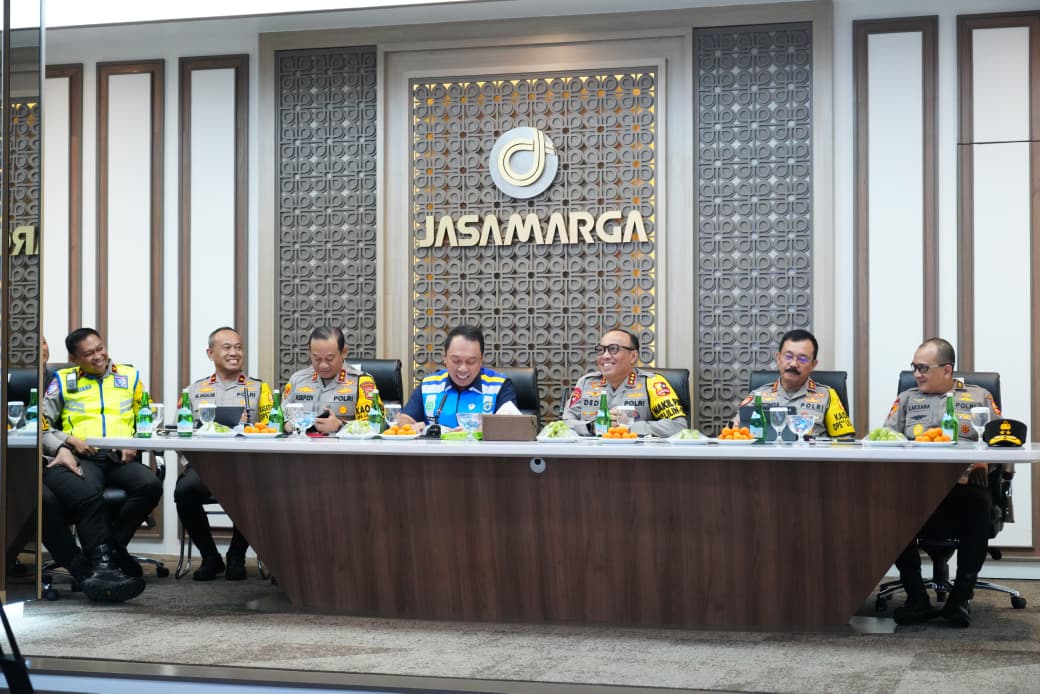 Wakapolri Pantau Arus Balik Nataru di Command Center Tol Jasa Marga Jatiasih