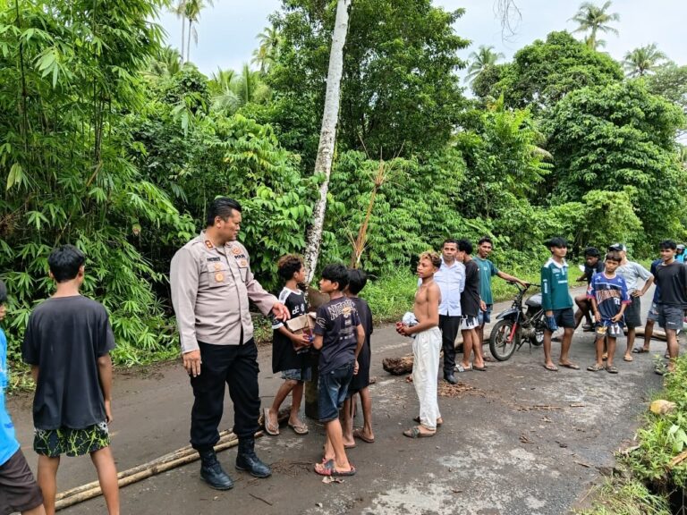 Tiga Kabupaten Terdampak Hidrometeorologi, Polri Bergerak Cepat Lakukan Penyelamatan dan Pemenuhan Kebutuhan Pengungsi