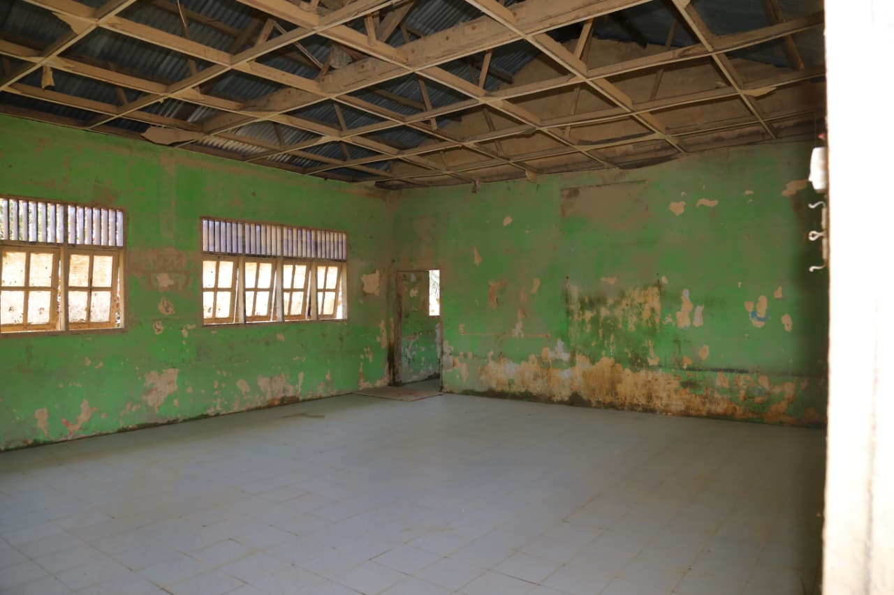 Bersihkan SD Negeri 4 Kuala Simpang, Taruna Ingin Siswa Bisa Segera Bersekolah Normal