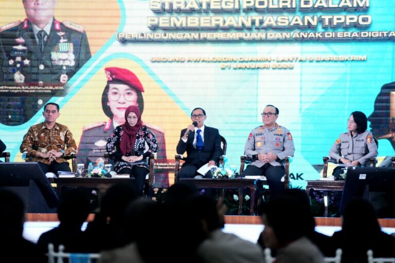 WAKA POLRI BUKA STRATEGI DAN DINAMIKA PENANGANAN TPPO LEWAT PELUNCURAN & BEDAH BUKU