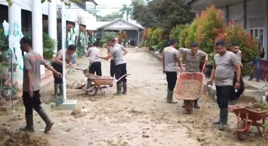 Komitmen Pemulihan Pascabencana, Polri Pastikan SMPN 2 Langsa Siap Digunakan Kembali