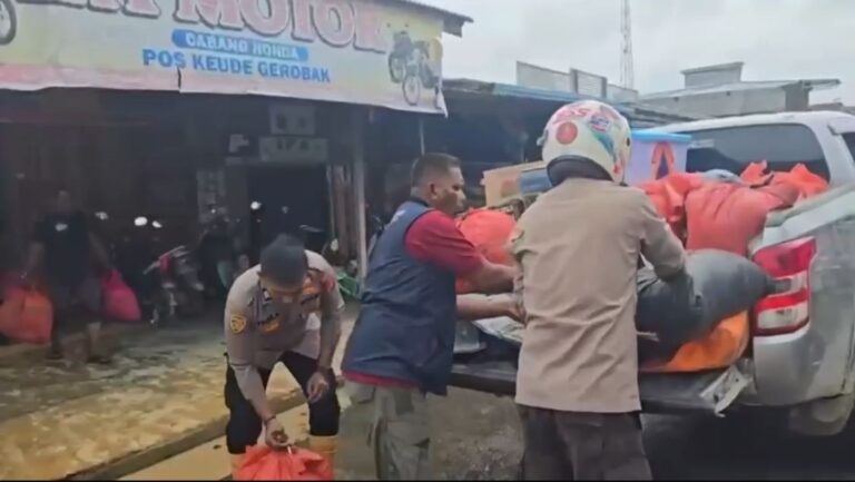 Hujan Lebat Picu Banjir Susulan, Kapolres Aceh Timur Siagakan Perahu Evakuasi di Sejumlah Gampong