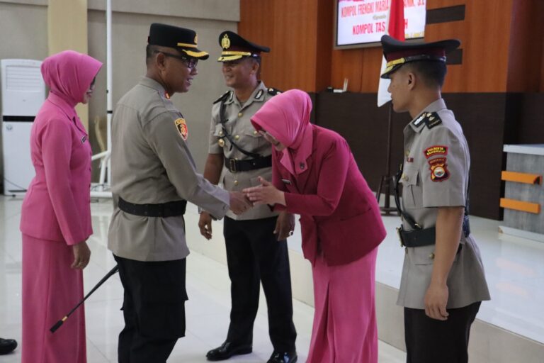 Polresta Bengkulu Gelar Upacara Serah Terima Jabatan Kabag SDM Polresta Bengkulu