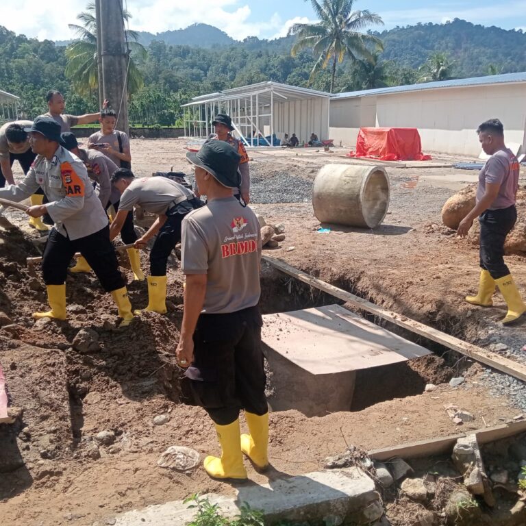 Polres Padang Pariaman Gencarkan Pembangunan Sumur Cincin di Hunian Sementara Warga Anduriang