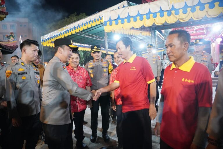 Pastikan Malam Imlek Aman, Kapolda Sumsel Tinjau Pengamanan Sejumlah Klenteng di Palembang