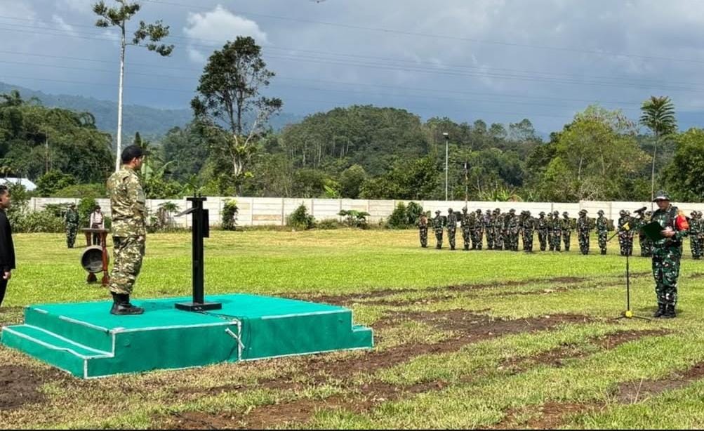 Dukung Program TMMD Ke-127, Batalyon A Pelopor Brimob Polda Bengkulu Ikut Upacara di SMAN 03 Curup Utara