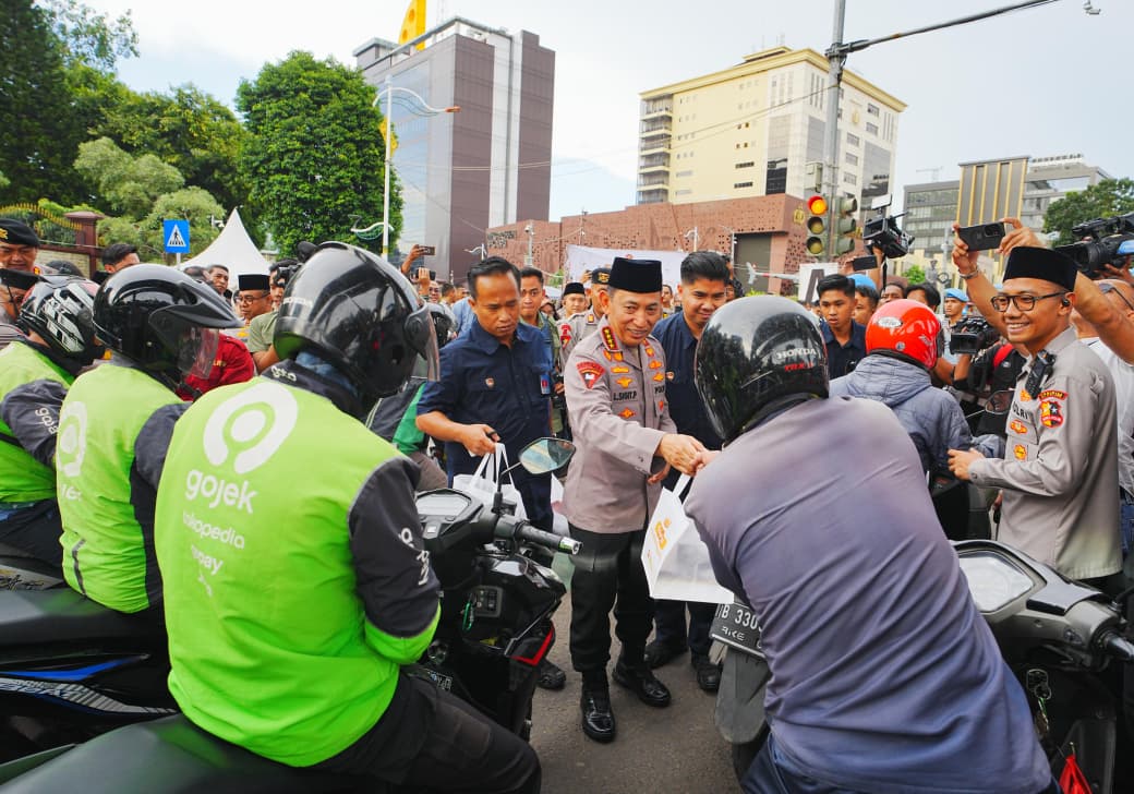 Bagikan Takjil dan Buka Puasa Bersama Bareng Insan Pers, Kapolri: Suara Media Suara Publik