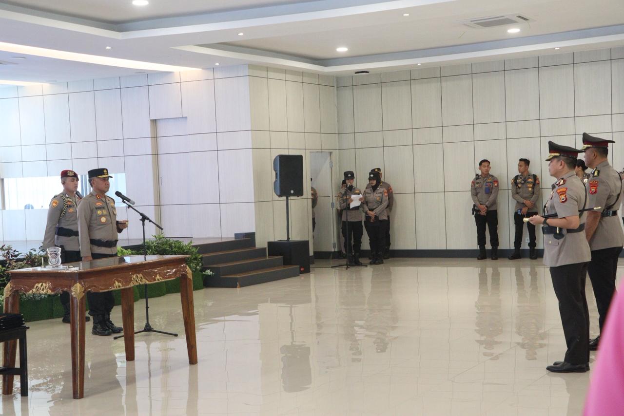 Kapolda Bengkulu Lantik Irwasda, Kapolresta Bengkulu, dan Penyerahan Jabatan Dirsamapta