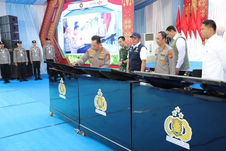 Kapolri Resmikan 57 Jembatan Merah Putih, Permudah Akses Warga