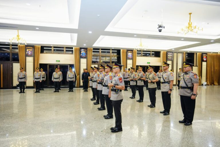 Kapolri Pimpin Pelantikan dan Sertijab Sejumlah PJU Mabes Polri dan Kapolda