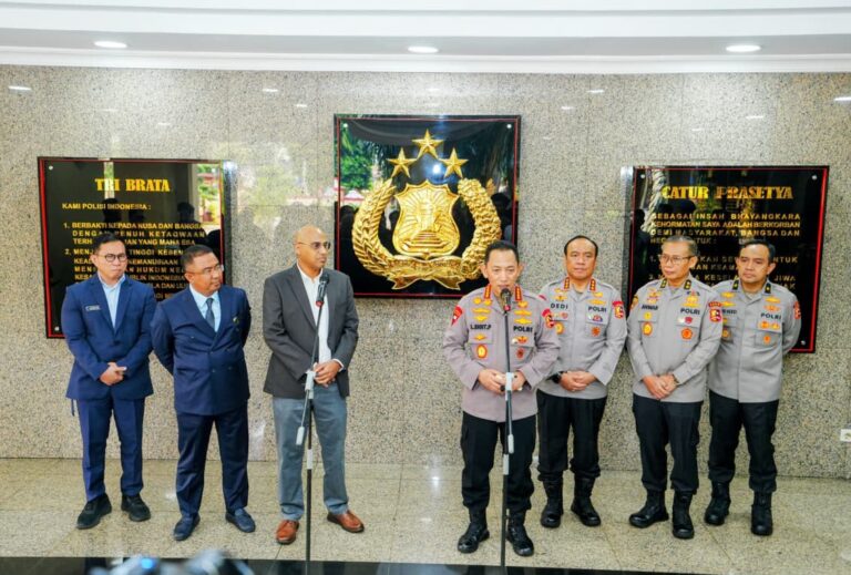 Terima Sertifikat IBDP SMA KTB, Kapolri : Cetak Generasi Muda untuk Wujudkan Indonesia Emas 2045