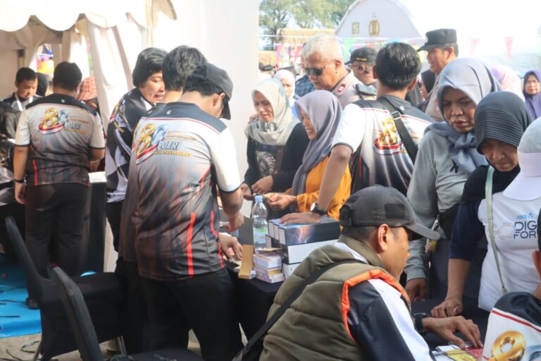 Pasar Rakyat dan Bazar UMKM Hari Bhayangkara ke-80 Polres Tangerang Selatan