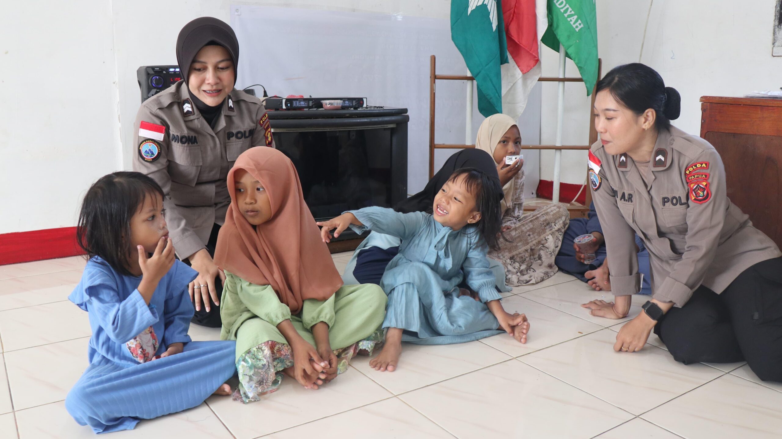 Tawa Anak-Anak Papua Sambut Kehadiran Satgas Damai Cartenz, Hangatkan Panti Asuhan di Keerom